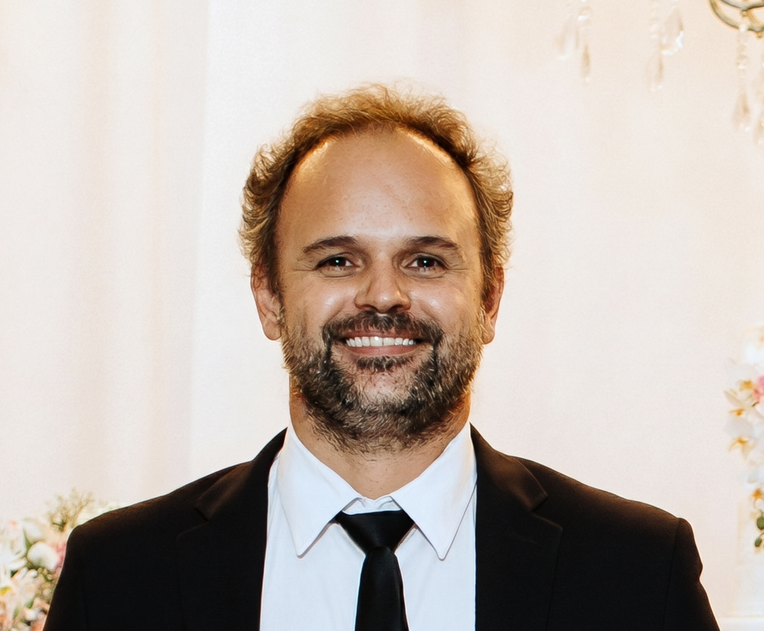 Carlos Hugo A. Filho - Hugo & Costa
